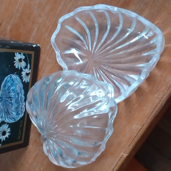 Glass heart container - Picture 2 of 2
